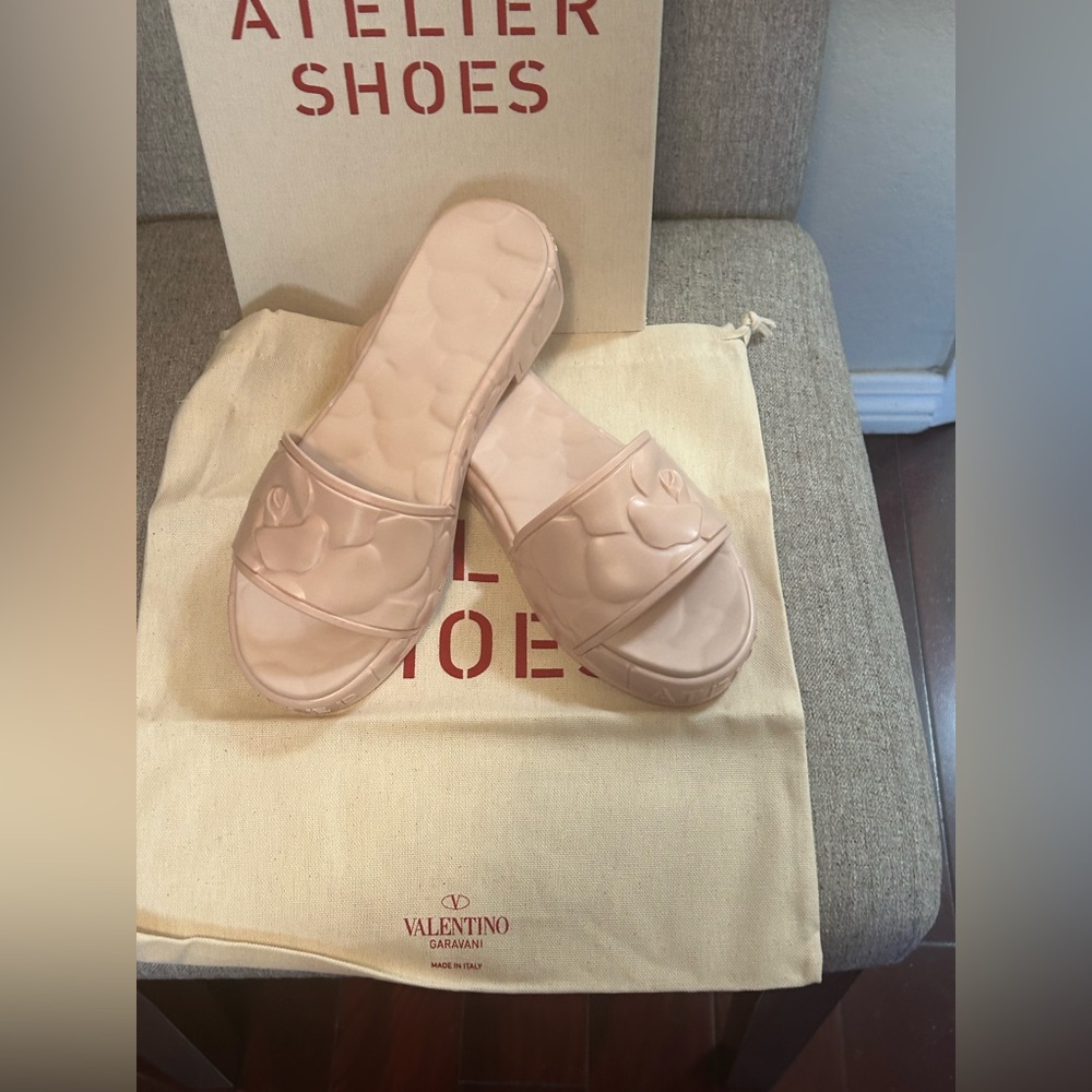 🎉HP🎉Valentino Garavani Atelier PRISTINE Rose Slide Sandal - Picture 6 of 14
